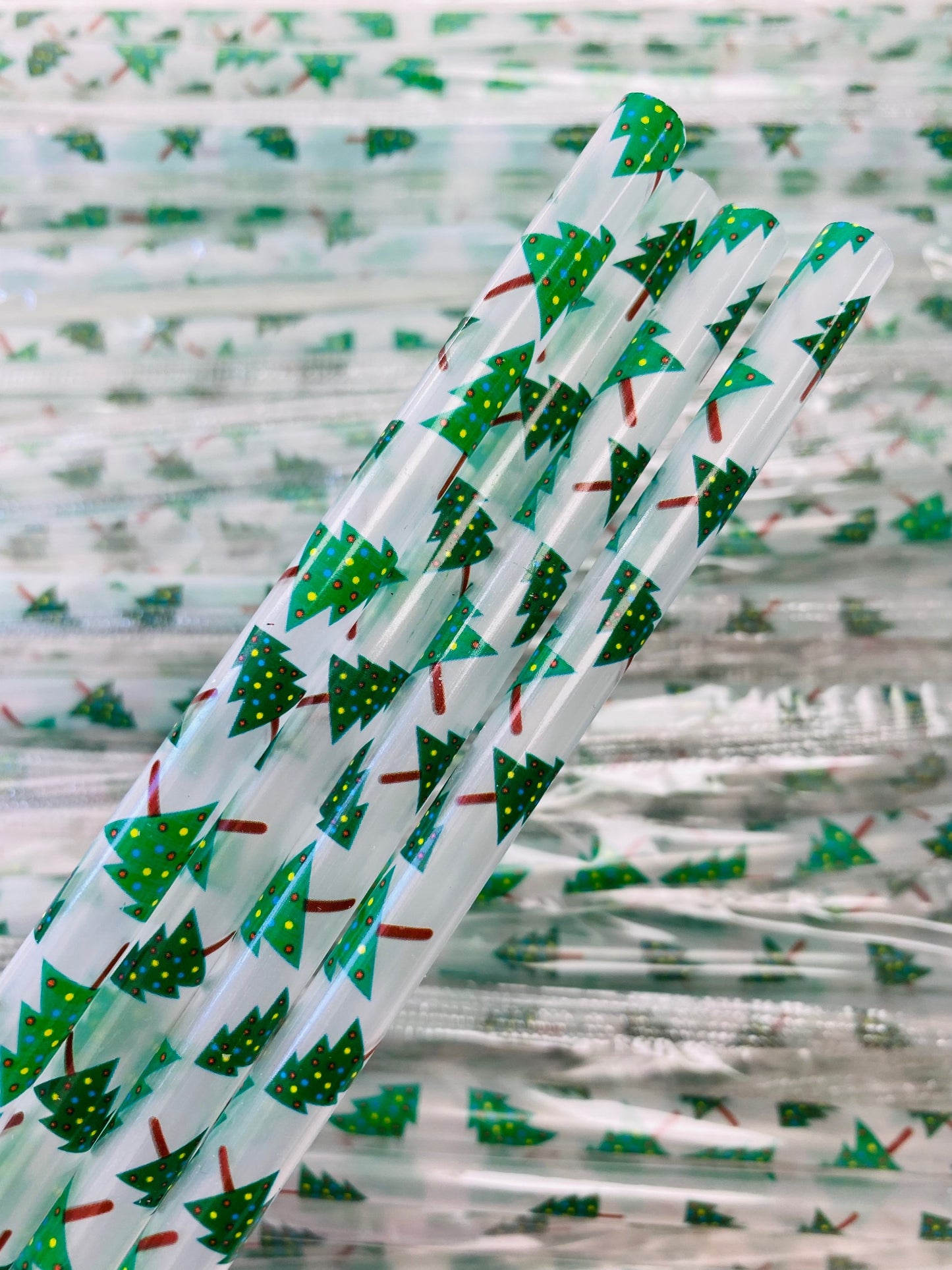 Cold Colour Change Christmas Tree Clear Straw image 1