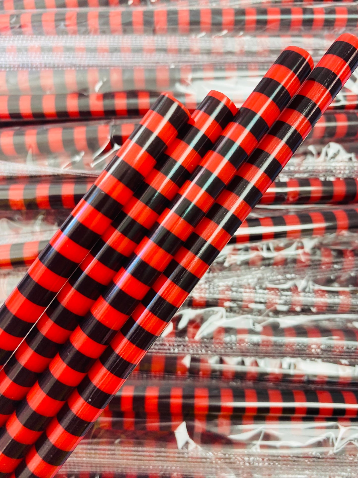 Black and Red Stripes Straw image 0