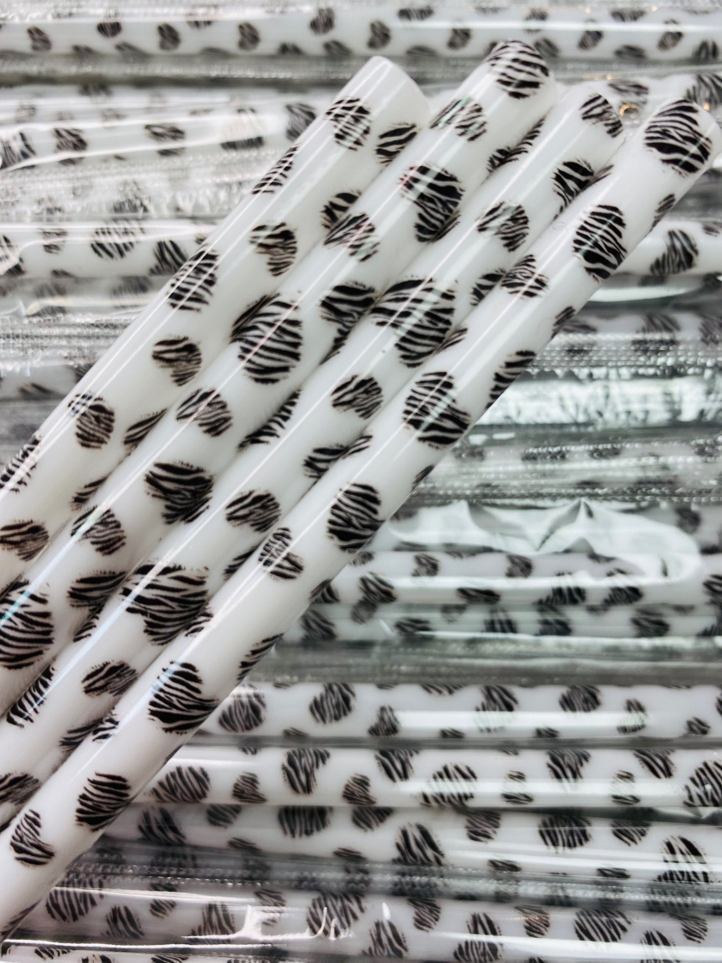 Leopard Heart White Straw image 0