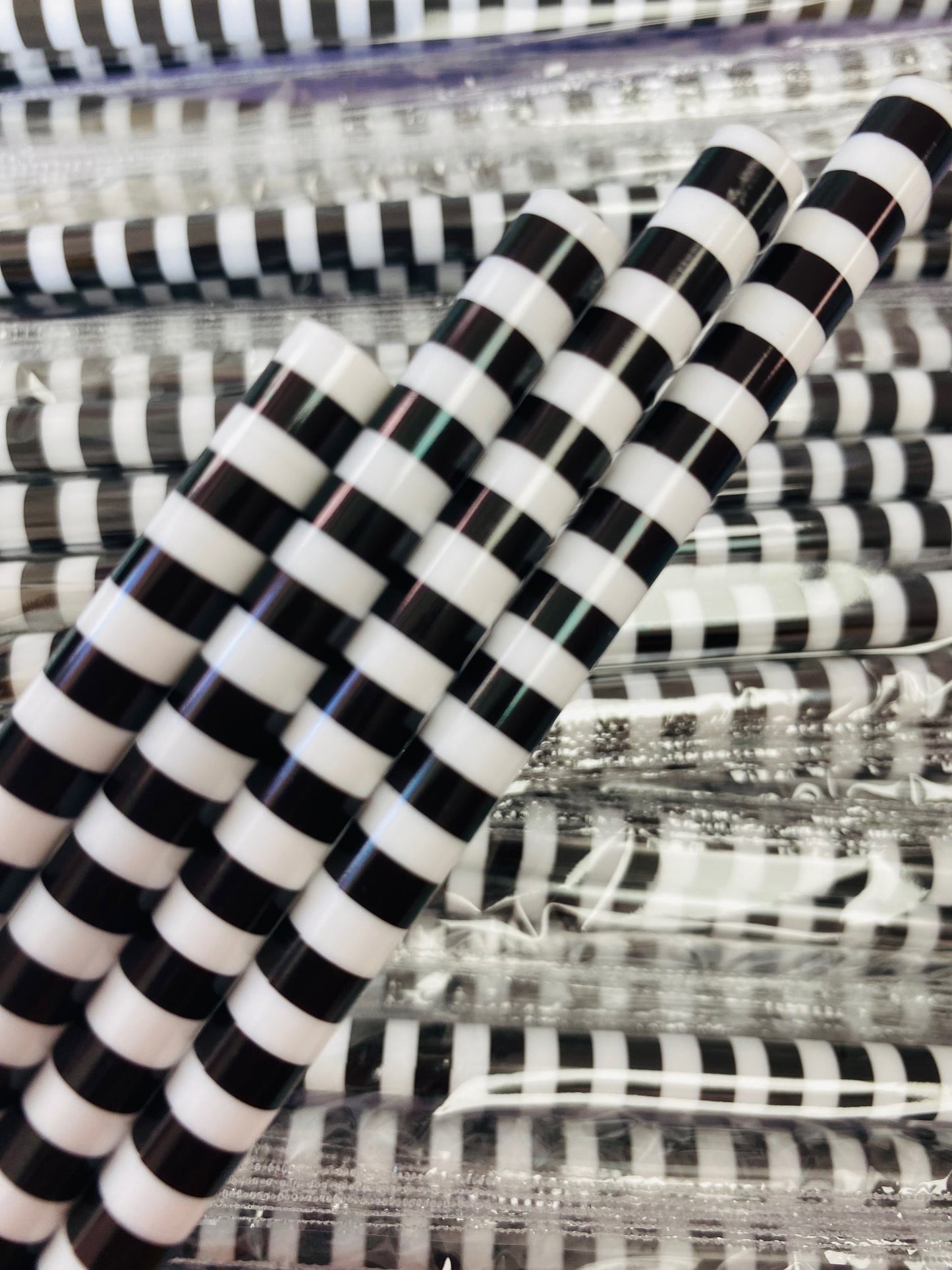 Black and White Stripe Straw image 0