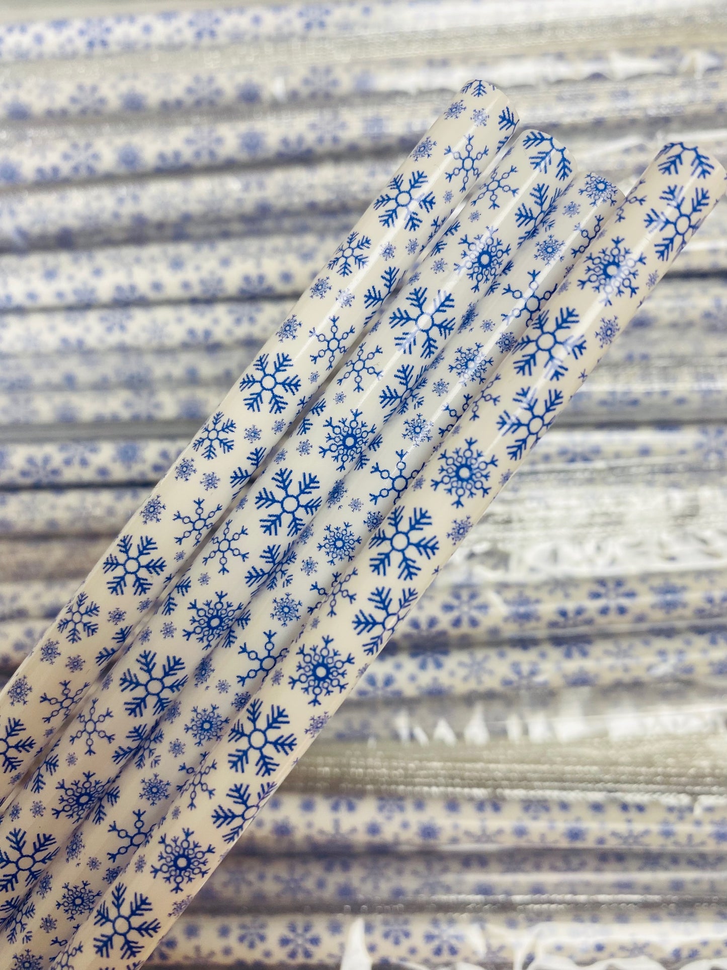 Christmas Blue Snowflake White Straw image 0