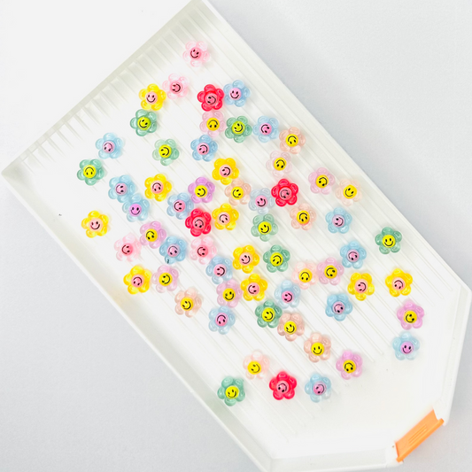 Retro Flower Smileys Cabochon Flat Back Charm (Pack of 20) image 0