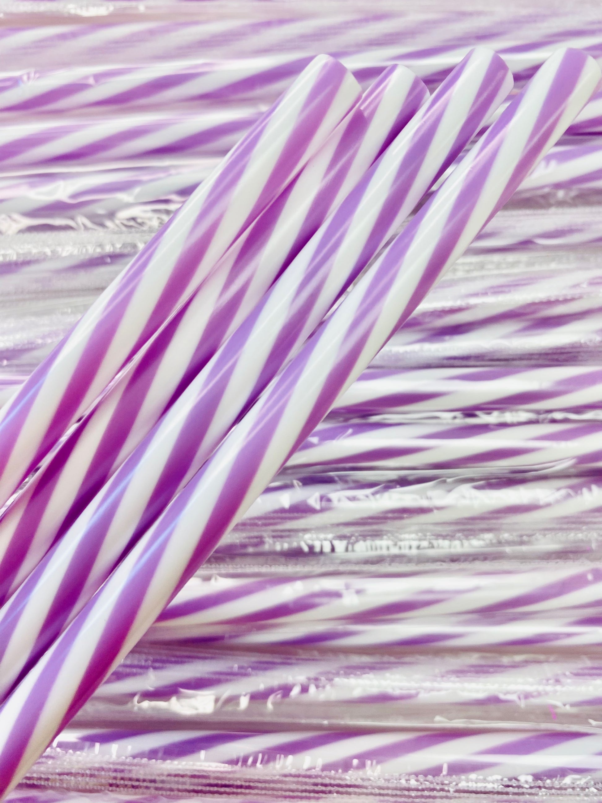 Swirly Stripes Purple and White Straw image 0